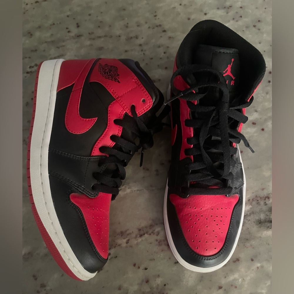 Air Jordan nike Red and Black Sneakers
